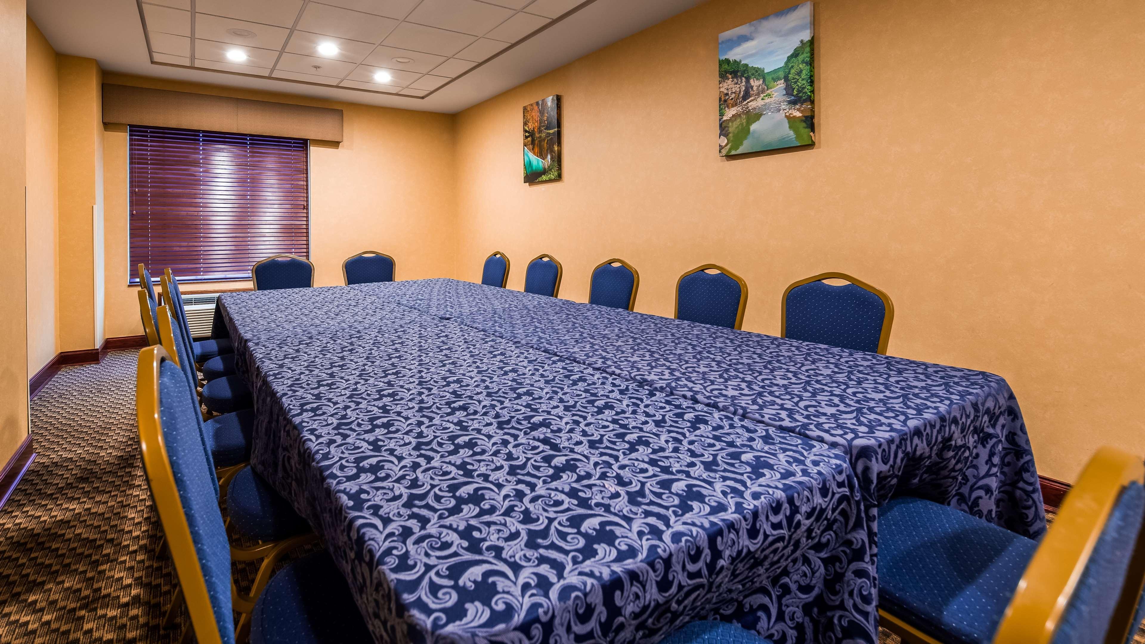 Best Western Plus Victor Inn & Suites Buitenkant foto