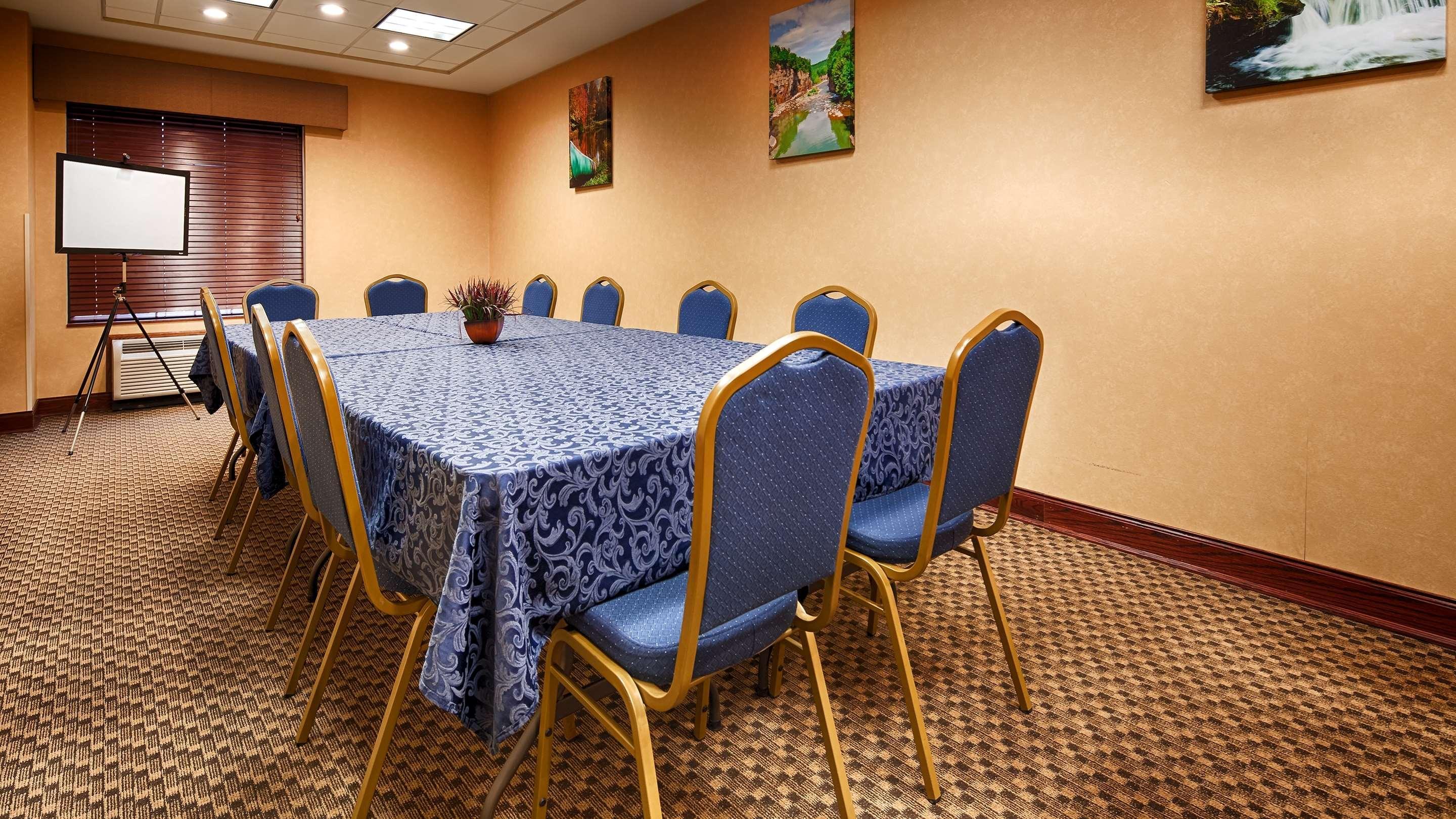 Best Western Plus Victor Inn & Suites Buitenkant foto