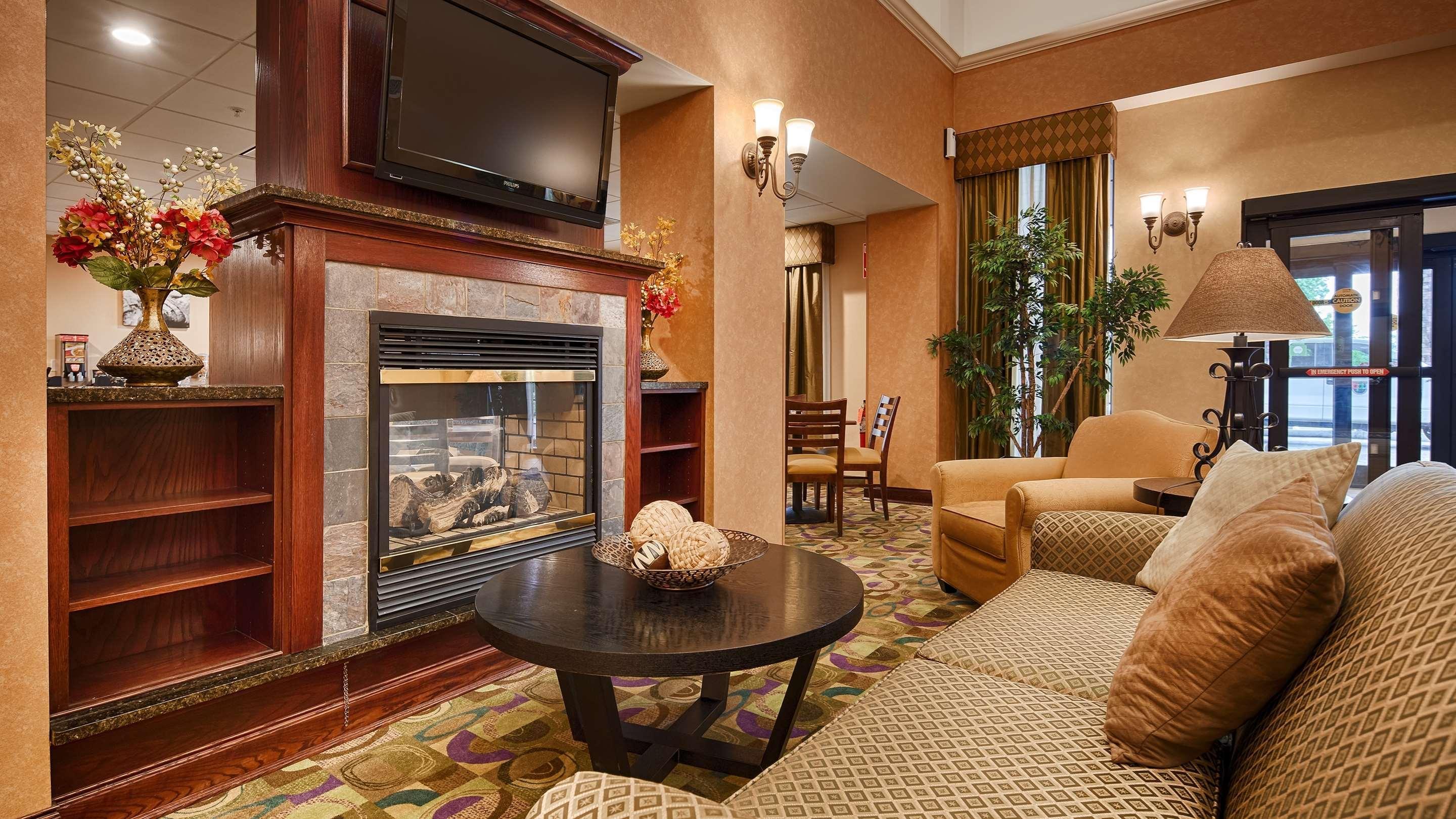 Best Western Plus Victor Inn & Suites Buitenkant foto