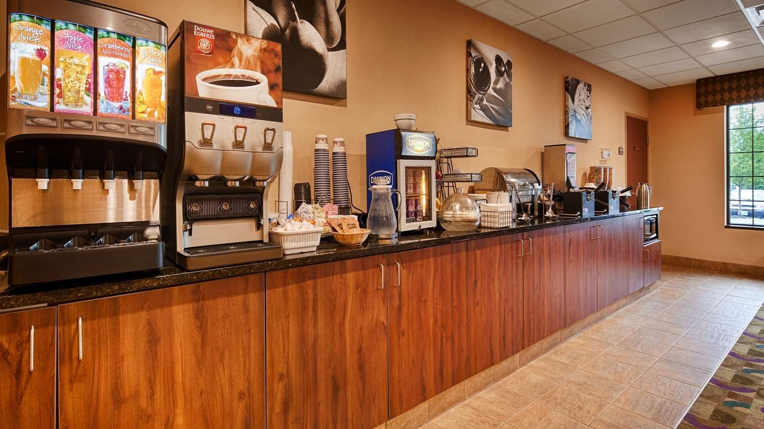 Best Western Plus Victor Inn & Suites Buitenkant foto